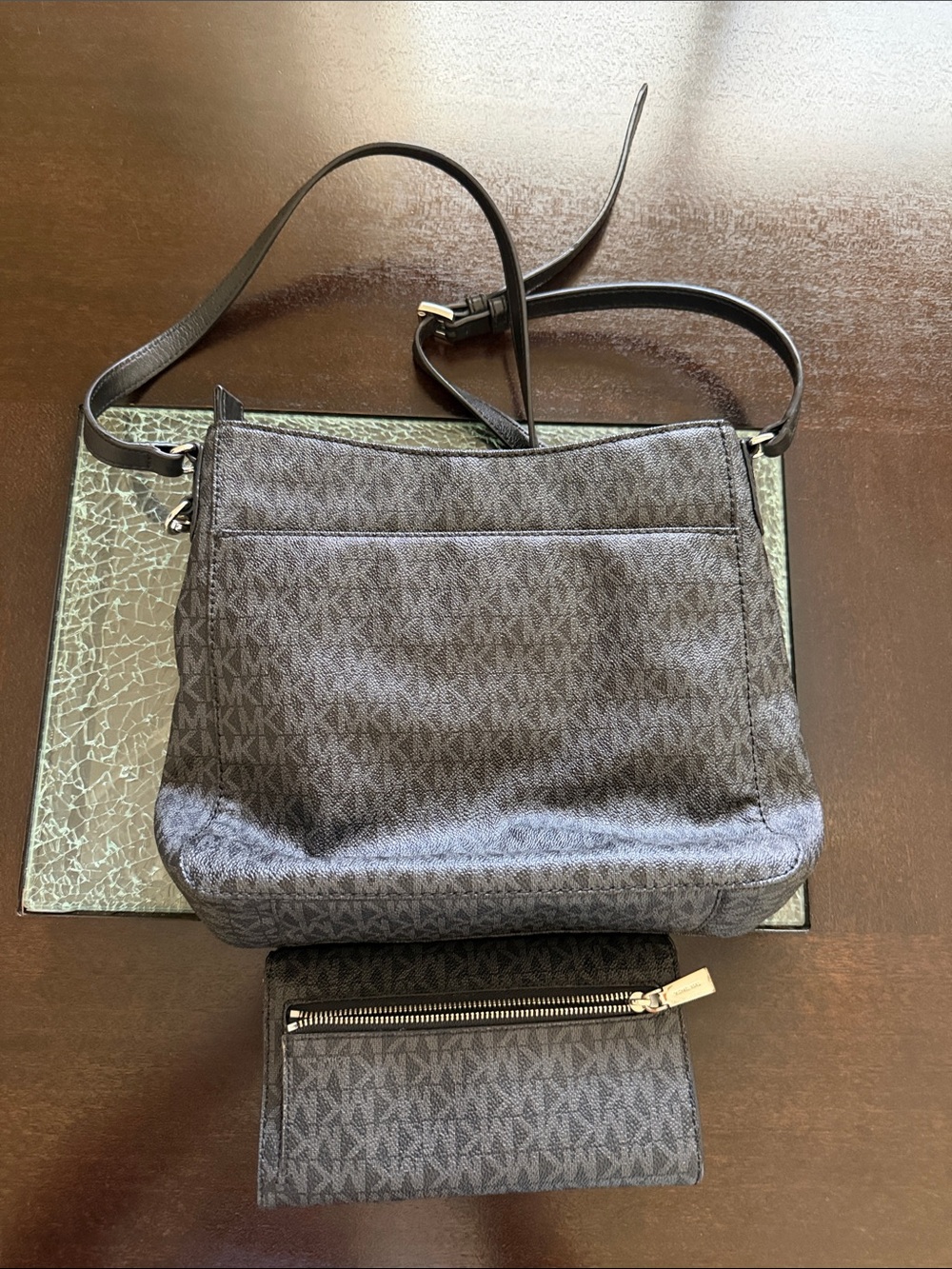 Michael Kors Black Signature Crossbody Bag with Matching Wallet - Picture 12 of 17